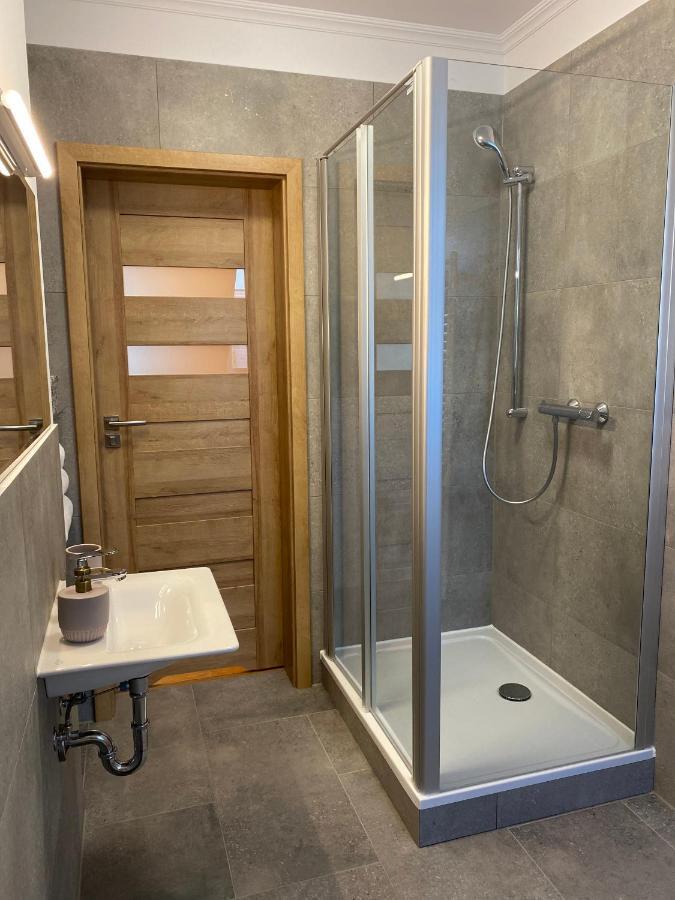 Schoene Drei Raumwohnung. Hell,Stilvoll, Gemuetlich. Borna Esterno foto
