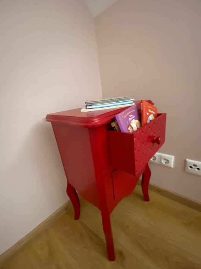 Schoene Drei Raumwohnung. Hell,Stilvoll, Gemuetlich. Borna Esterno foto