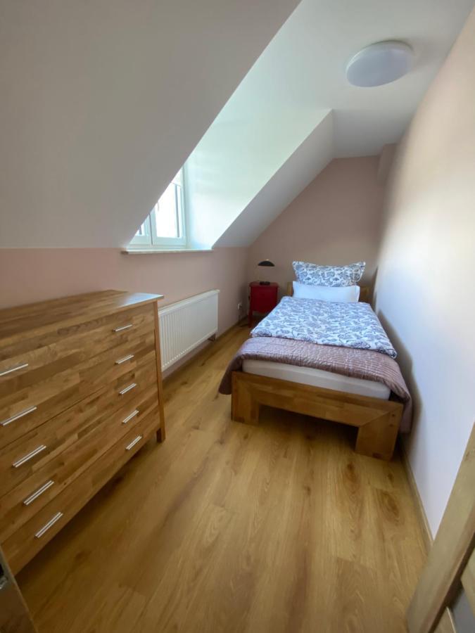 Schoene Drei Raumwohnung. Hell,Stilvoll, Gemuetlich. Borna Esterno foto